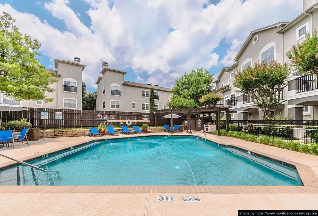 Monticello Oaks Townhomes - Photo 12 of 33